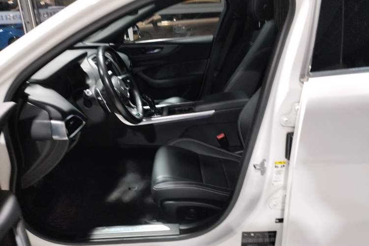 Used Jaguar XEL 2020 2.0T 200PS R-DYNAMIC Youth Sports Edition Left Front Seat