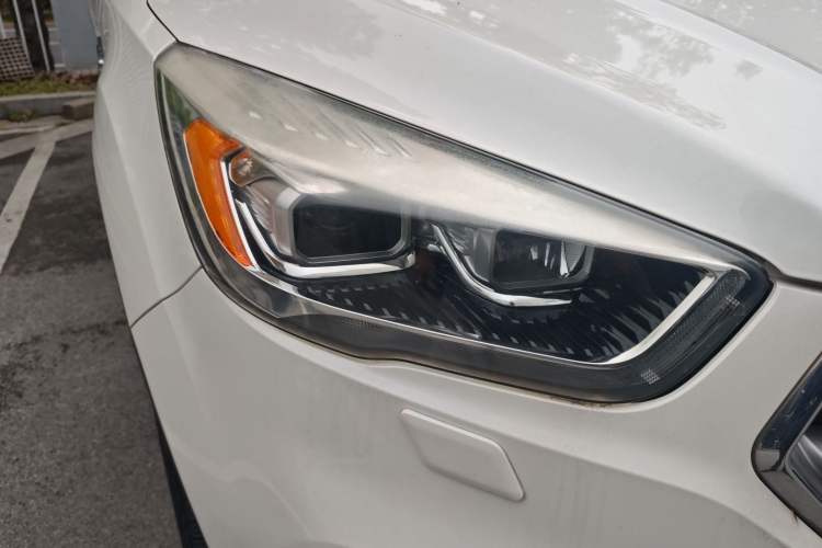 Used Ford Kuga 2017 EcoBoost 245 Four-Wheel Drive Titanium Edition Right Front Headlight