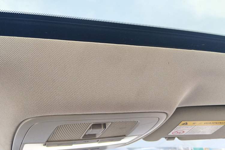 Used Roewe i6 2017 20T Automatic Flagship Edition
