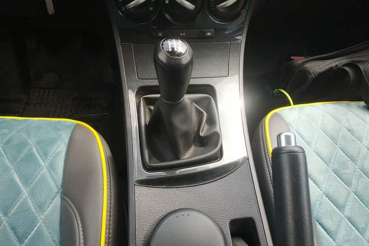 Used Mazda 3 2015 Sedan 1.6L Manual Comfort Model Gear Lever