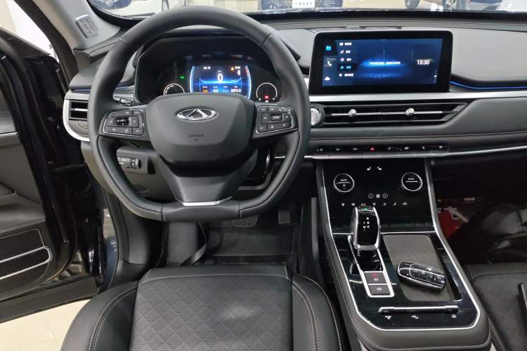 Used Chery Tiggo 8 2025 Excellence Edition 230 TCI Automatic Luxury Version 5 Seats Audio And AC Panel