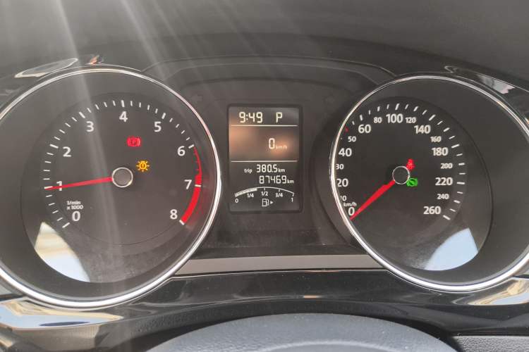 Used Volkswagen Sagitar 2018 1.6L Automatic Comfort Model Instrument Cluster