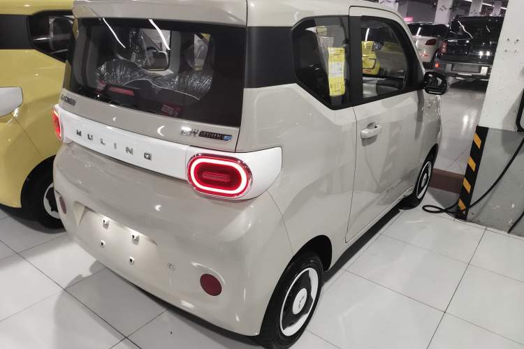 Used Wuling Hongguang MINIEV 2024 3rd Generation 215km Youth Edition