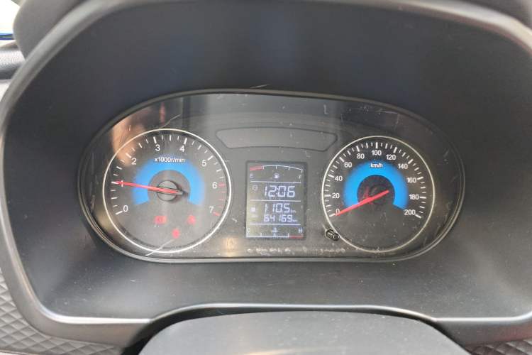 Used Dongfeng Fengon 330 2018 1.5L 330S Premium Edition DK15