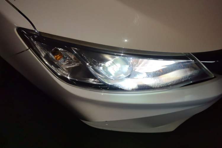 Used Geely Auto Vision 2020 1.5L CVT Asian Games Edition Right Front Headlight