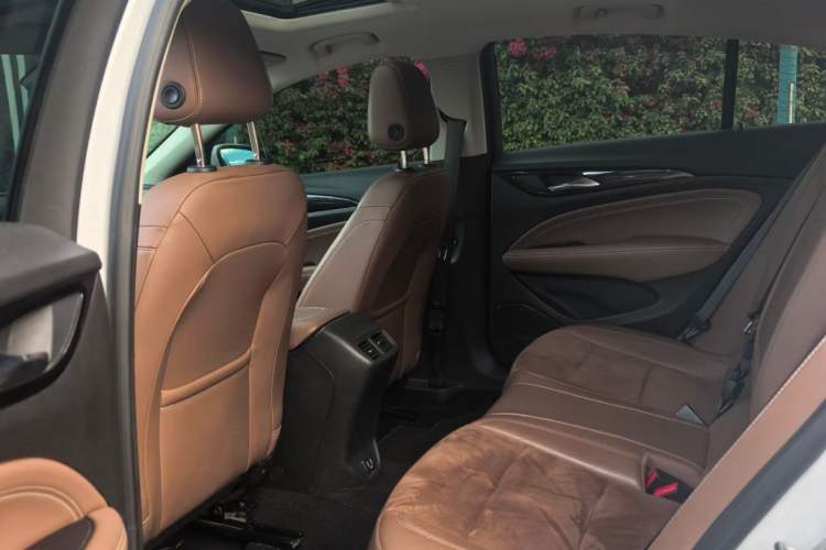 Used Buick Regal 2019 20T Elite Version China VI Standard Left Rear Seat