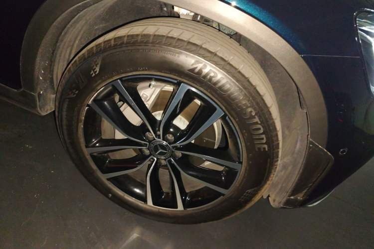 Used Mercedes-Benz GLC 2022 GLC 260 L 4MATIC Luxury Model Right Front Wheel Hub