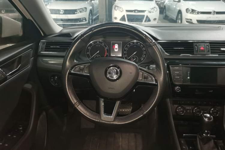 Used Skoda Superb 2016 TSI330 DSG Smart Drive Edition
