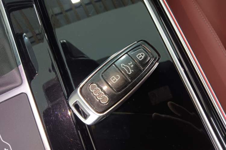 Used Audi A7L 2023 45 TFSI quattro S-line Black Warrior Edition Vehicle Key