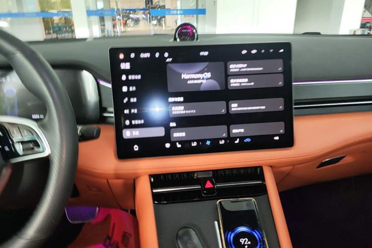 Used Hima AITO M7 2024 1.5T Intelligent Driving 4WD Ultra Version 6 Seats Audio And AC Panel