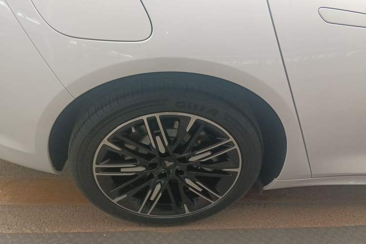 Used NETA S 2024 Range-Extended 1060 Lite Edition Right Rear Wheel Hub