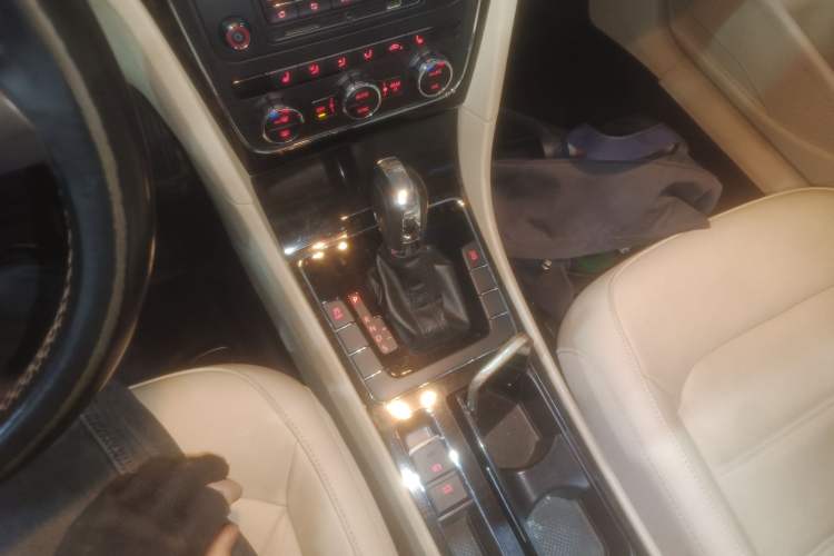 Used Volkswagen Passat 2013 1.8TSI DSG Prestige Edition