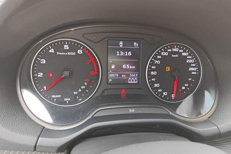 Used Audi Q2L 2022 35 TFSI Fashion Dynamic Model Odometer Close Up