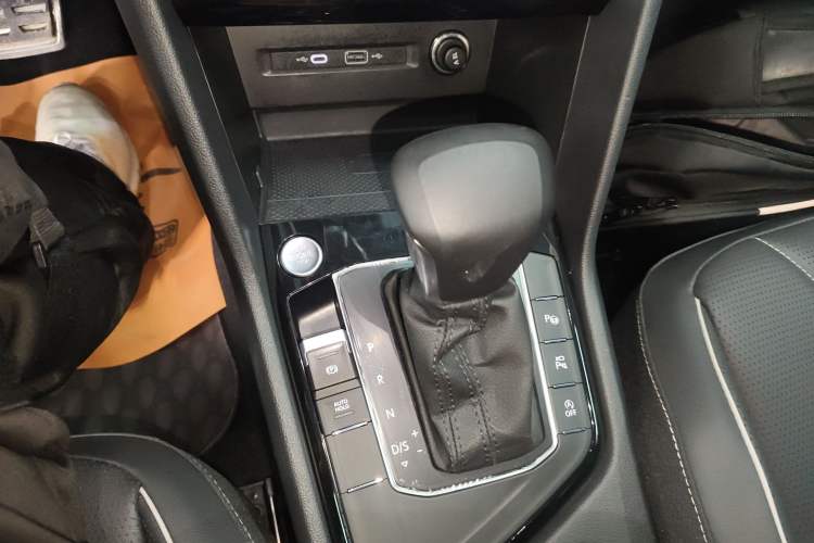 Used Volkswagen Tiguan L 2023 330TSI Automatic Two-Wheel Drive R-Line Enjoyment Edition
