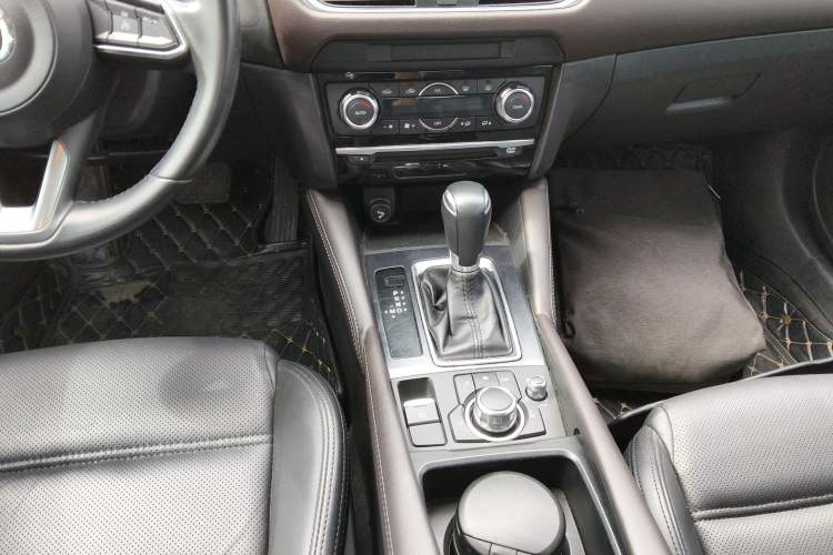 Used Mazda Atenza 2018 2.0L Blue Sky Luxury Edition China VI Standard
