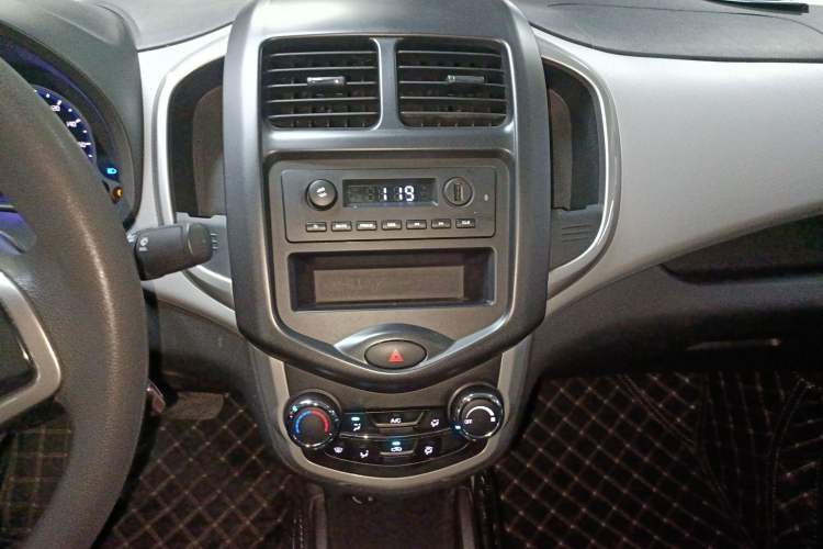 Used CHANGAN Benni E-Star 2021 National Edition Xin Yue Version (Fast-Charging Edition) Lithium Iron Phosphate (31.18 kWh) Audio And AC Panel