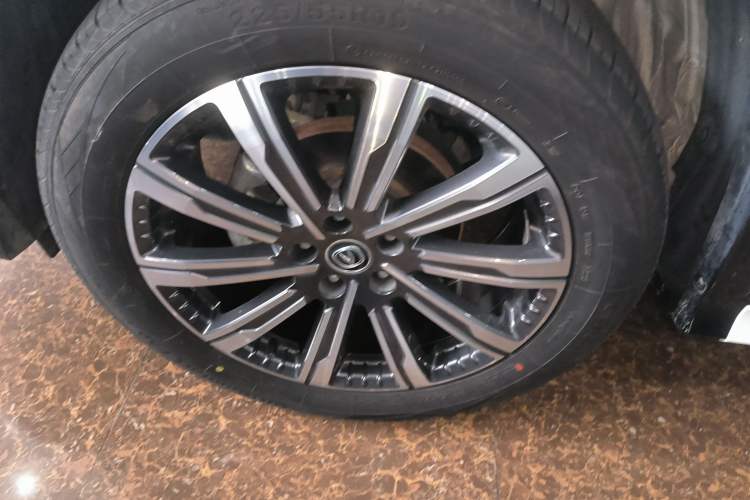 Used CHANGAN CS75 PLUS 2023 3rd Generation 1.5T Automatic Prestige Model Exterior 4