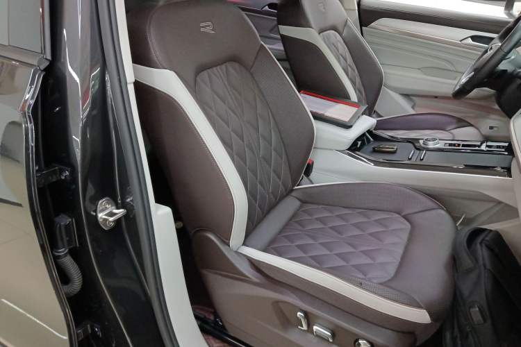 Used Volkswagen Tavendor 2023 380TSI Four-Wheel Drive R-Line Cruise Edition
