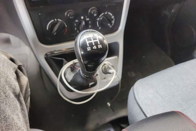 Used CHANGAN KAICHENG Ruixing M70 2019 1.5L Comfort Version 6-Seater China VI Standard Flat Roof Liftback Doors – DAM15KL Gear Lever