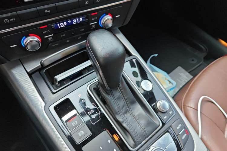 Used Audi A6L 2018 30th Anniversary Edition 35 TFSI Sport Edition Gear Lever