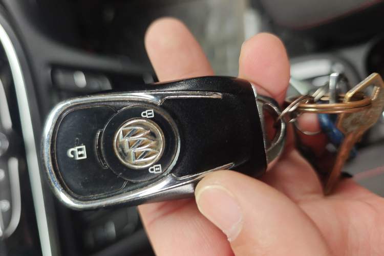 Used Buick Encore 2018 18T Automatic Two-Wheel Drive Urban Fashion Model Vehicle Key