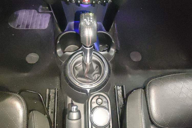 Used MINI MINI 2016 2.0T COOPER S Pioneer Edition Five-Door Model