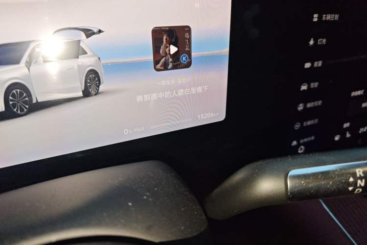 Used Hima AITO M8 2025 Extended-Range Max+ Version 53.4 kWh 6-Seater Edition Odometer Close Up