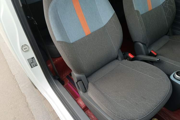 Used Geely Galaxy Panda 2024 Panda Mini 200km Endurance Bear Right Front Seat