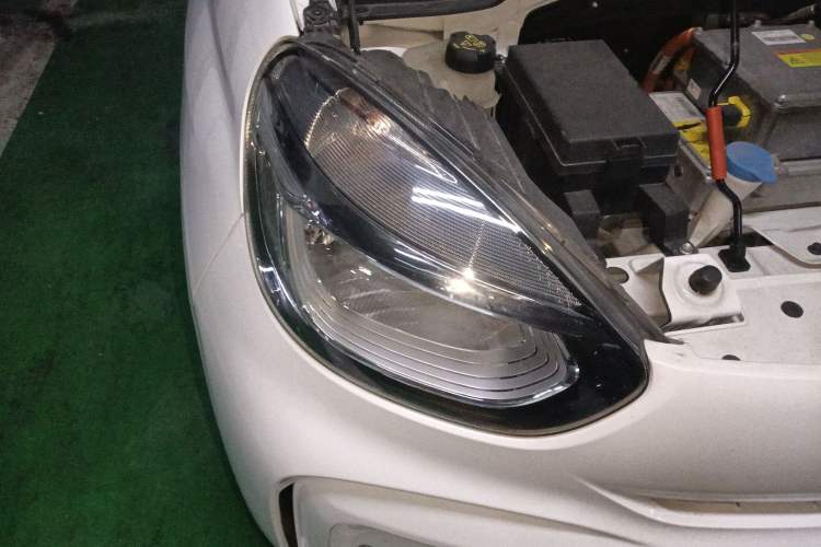 Used Roewe Clever 2021 302 km New Four-Seater Super-Efficient Version