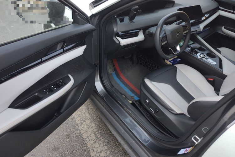 Used Changan UNI-V iDD 2024 Blue Whale Smart Electric iDD 136km Luxury Model