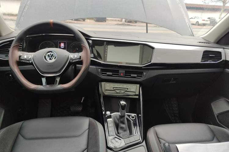 Used Volkswagen Tayron 2022 330TSI Two-Wheel Drive Luxury Smart Connectivity Version