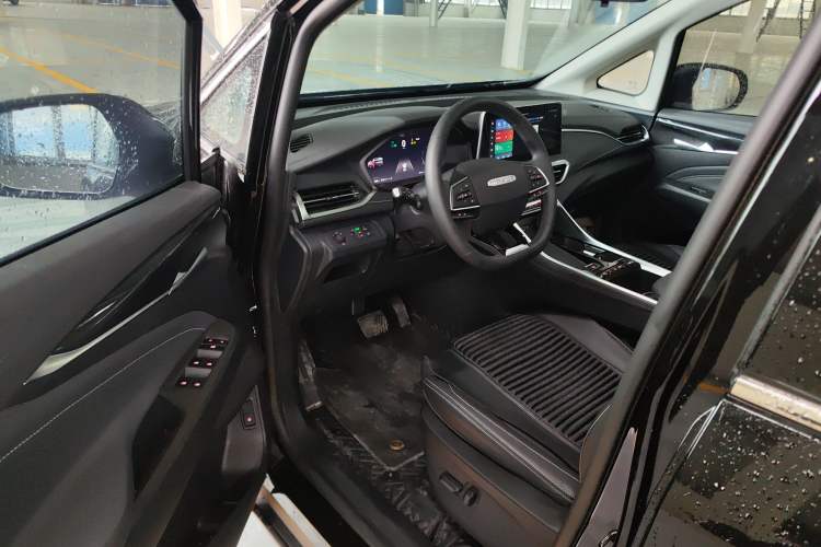 Used SAIC MAXUS G50 2023 PLUS 1.5T Automatic Escort Edition Driver Seat