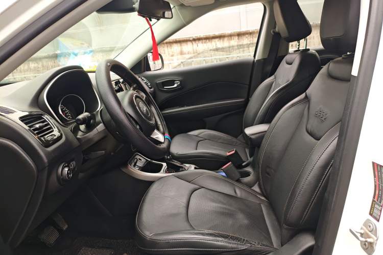 Used Jeep Compass 2017 200T Automatic Family Edition
