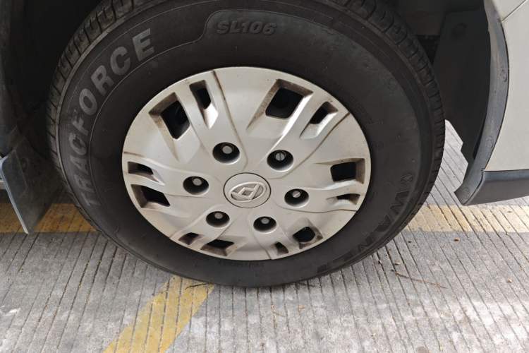 Used SAIC MAXUS Xintu V70 2023 2.0T Elite Edition Automatic Long Wheelbase Low Roof – 6/7 Seats