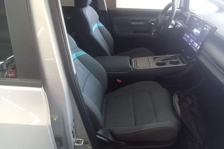 Used AION Y 2023 Younger
