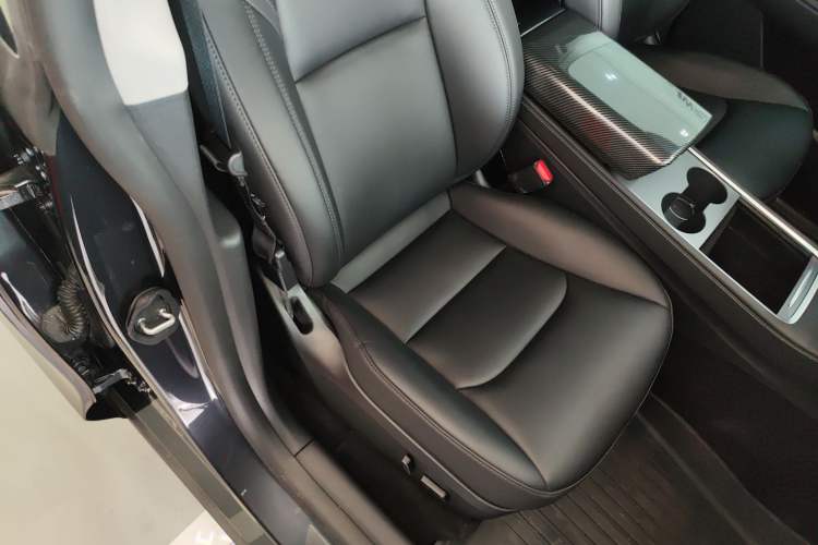 Used Tesla Model Y 2024 Rear-Wheel-Drive Version
