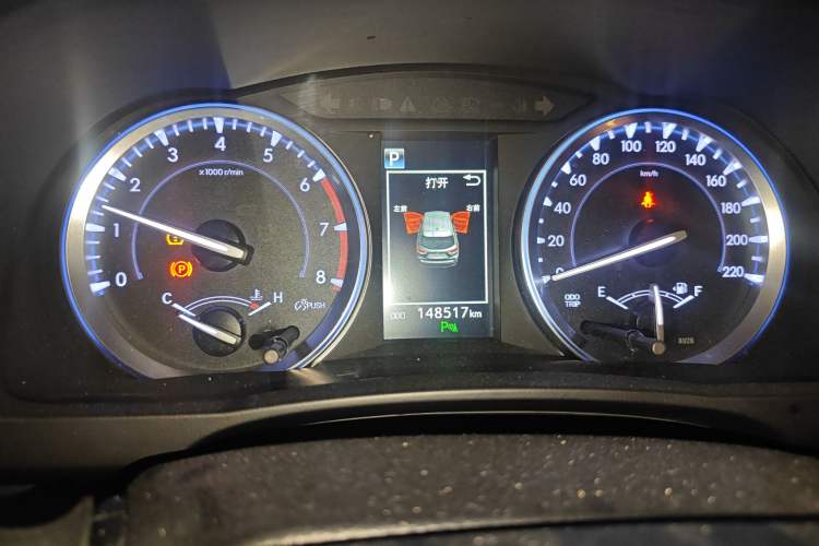 Used Toyota Highlander 2018 2.0T Four-Wheel Drive Luxury Edition 7 Seats China V Emission Standard