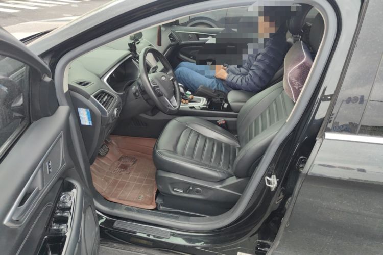 Used Ford Edge 2016 EcoBoost 245 Two-Wheel-Drive Titanium 7-Seater
