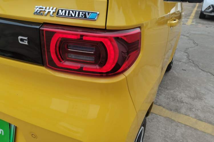 Used Wuling Hongguang MINIEV 2022 Macaron Premium Model – Lithium Iron Phosphate