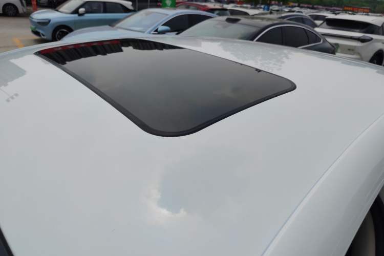 Used Roewe D7 2025 DMH 125km World Champion Edition Roof