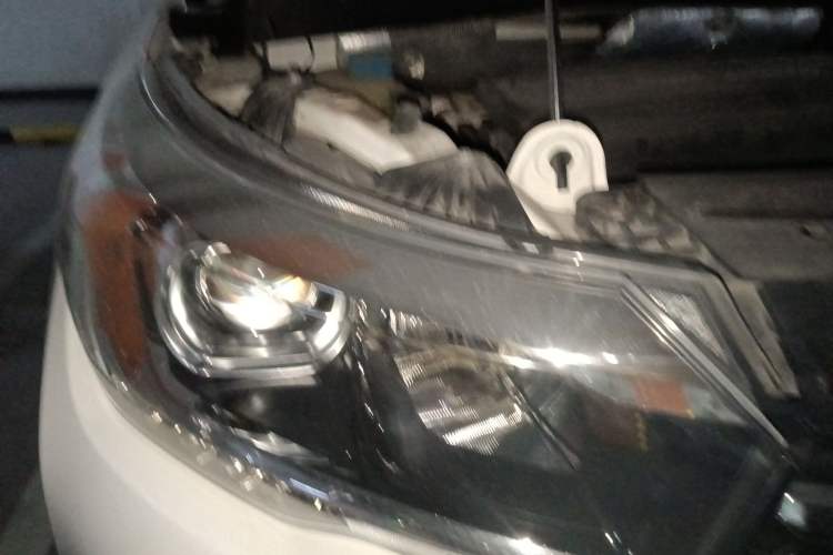 Used GAC Trumpchi GS4 2015 200T Manual Luxury Edition Right Front Headlight