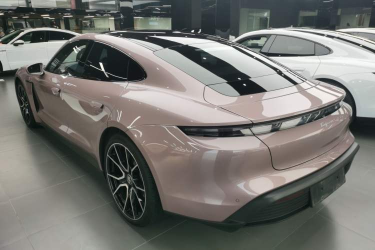 Used Porsche Taycan 2022-Year Updated Taycan