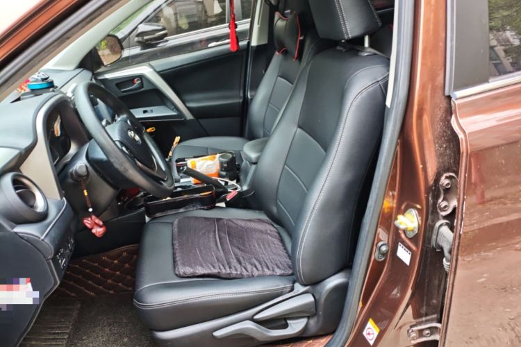 Used Toyota RAV4 2016 2.0L CVT Two-Wheel Drive Fashion Edition China V Standard Left Front Seat