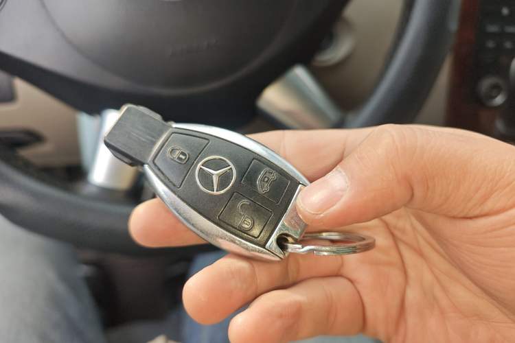 Used Mercedes-Benz Viano 2013 3.0L Hospitality Edition Vehicle Key