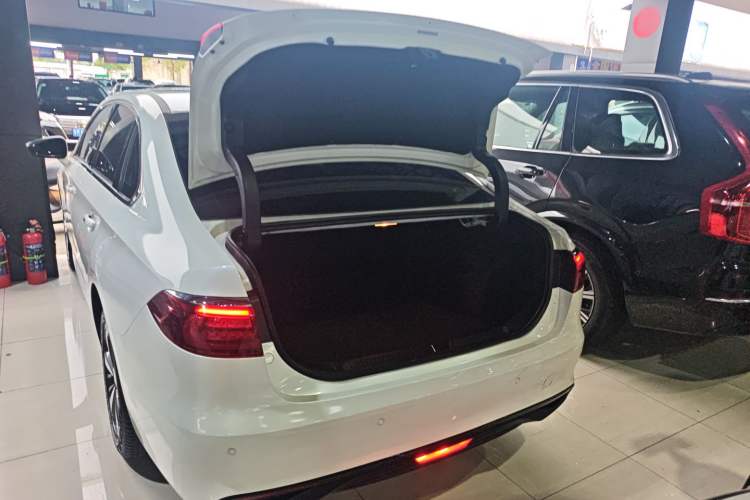 Used GAC Trumpchi GA6 2019 270T Automatic Luxury Edition Trunk