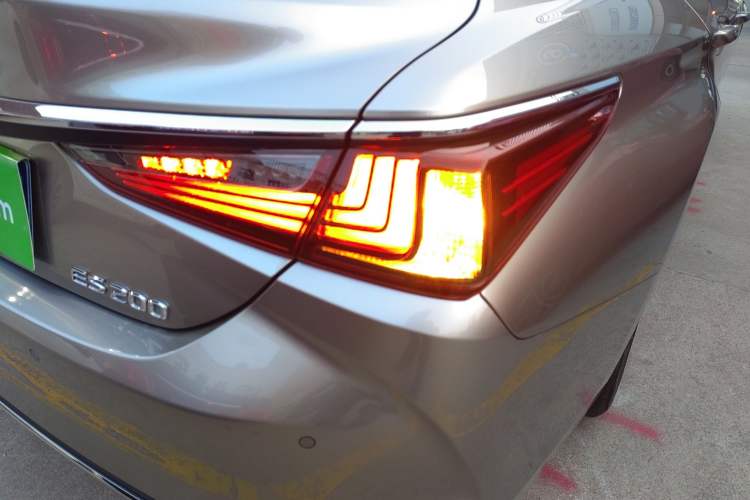 Used Lexus ES 2023 200 Excellence Edition