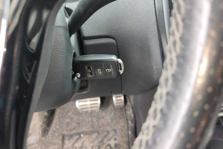 Used Volkswagen Polo 2016 1.6L Cross Polo Automatic Vehicle Key