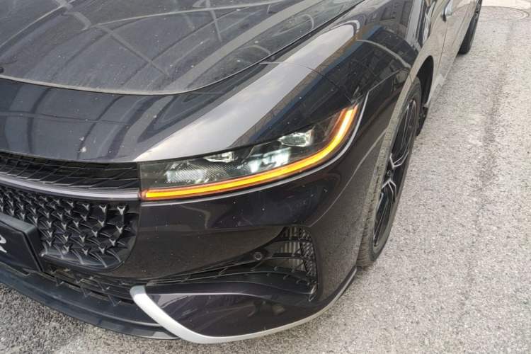 Used VOYAH PASSION 2024 PHEV Four-Wheel Drive Ultra-Long Range Flagship Model Left Front Headlight