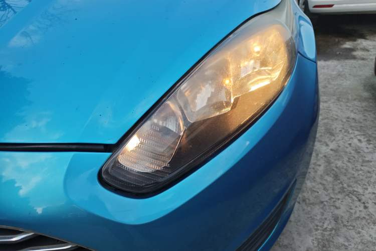 Used Ford Fiesta 2013 Sedan 1.5L Manual Fashion Edition
