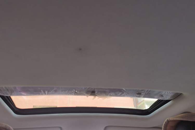 Used Roewe 350 2015 1.5L Manual Luxury Sunroof Edition